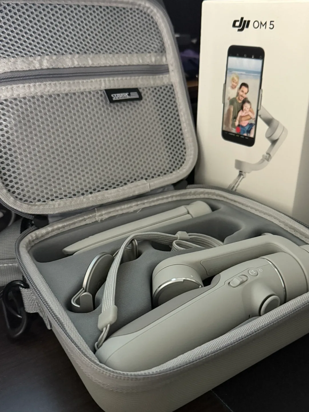 DJI OM 5 Smartphone Stabilizer & Carry Case thumbnail