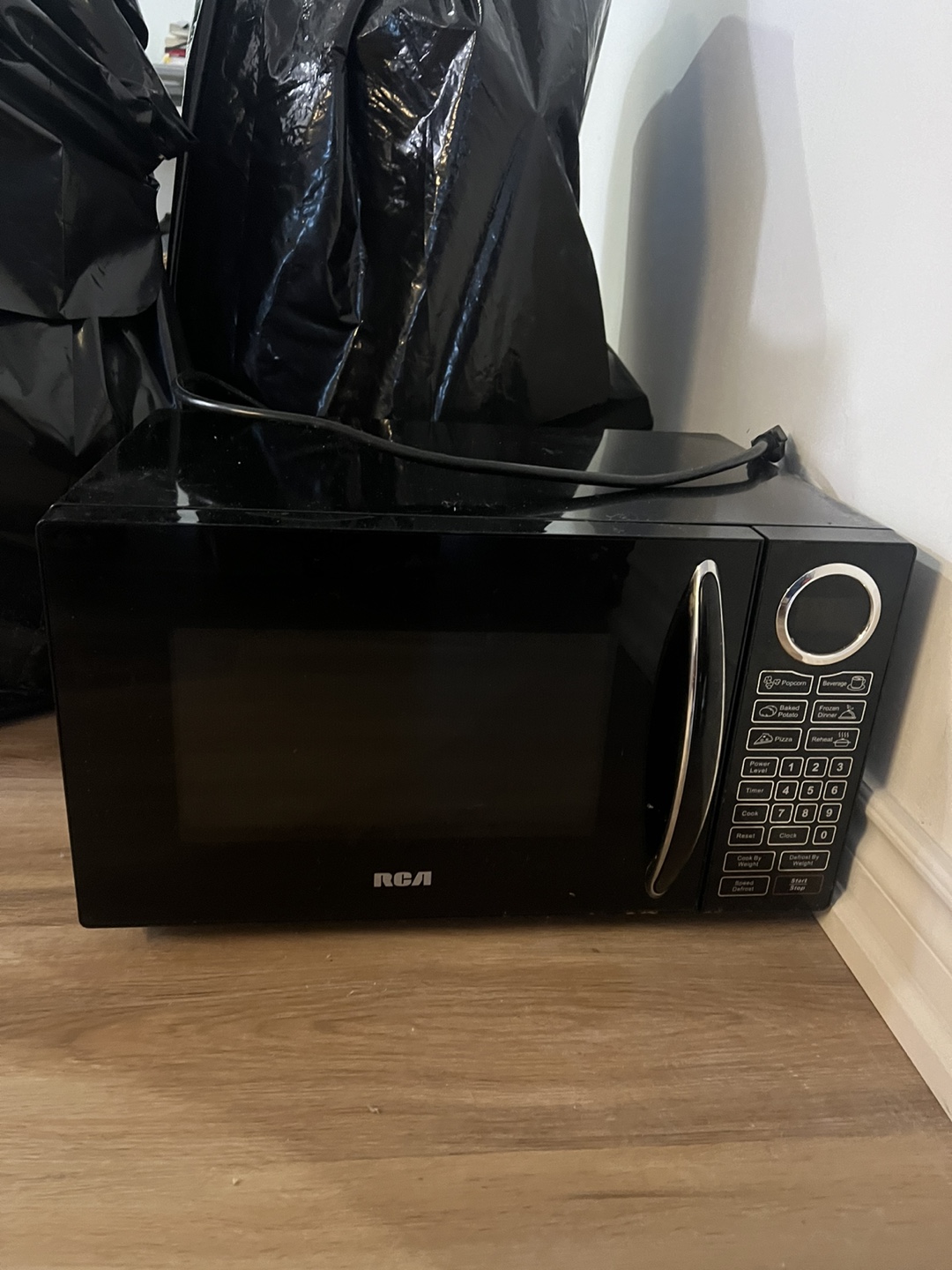 RCA Microwave - Black