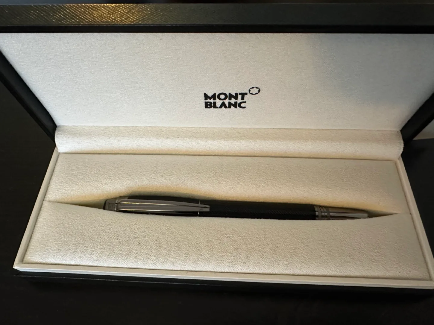 Montblanc StarWalker Rollerball Pen - Black image indicator(3)