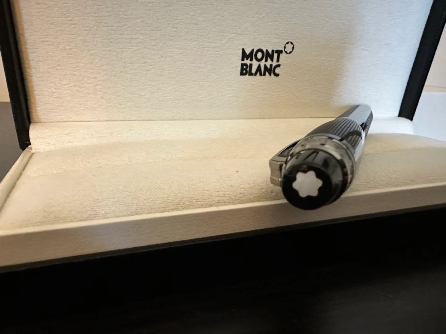 Montblanc StarWalker Rollerball Pen - Black image indicator(2)