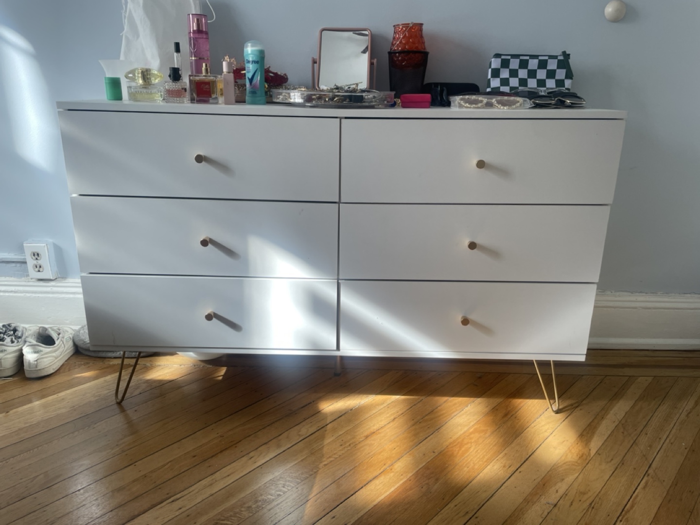 White 6-Drawer Dresser with Gold Legs - photo 2