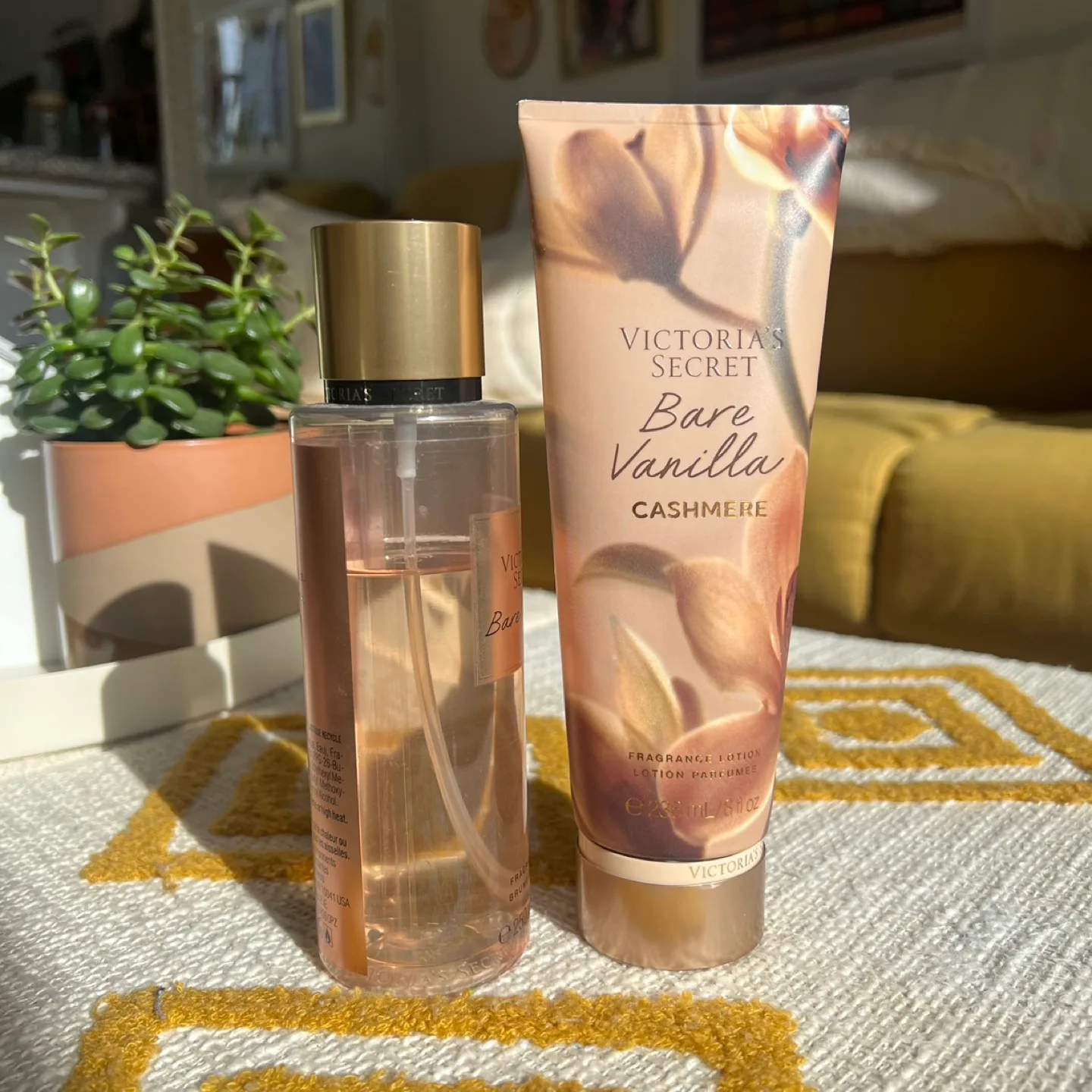 LAST CHANCE VS Bare Vanilla Cashmere Mist & Lotion image indicator(2)