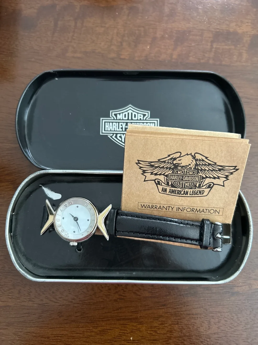 Harley Davidson Women's Watch with original case image indicator(5)