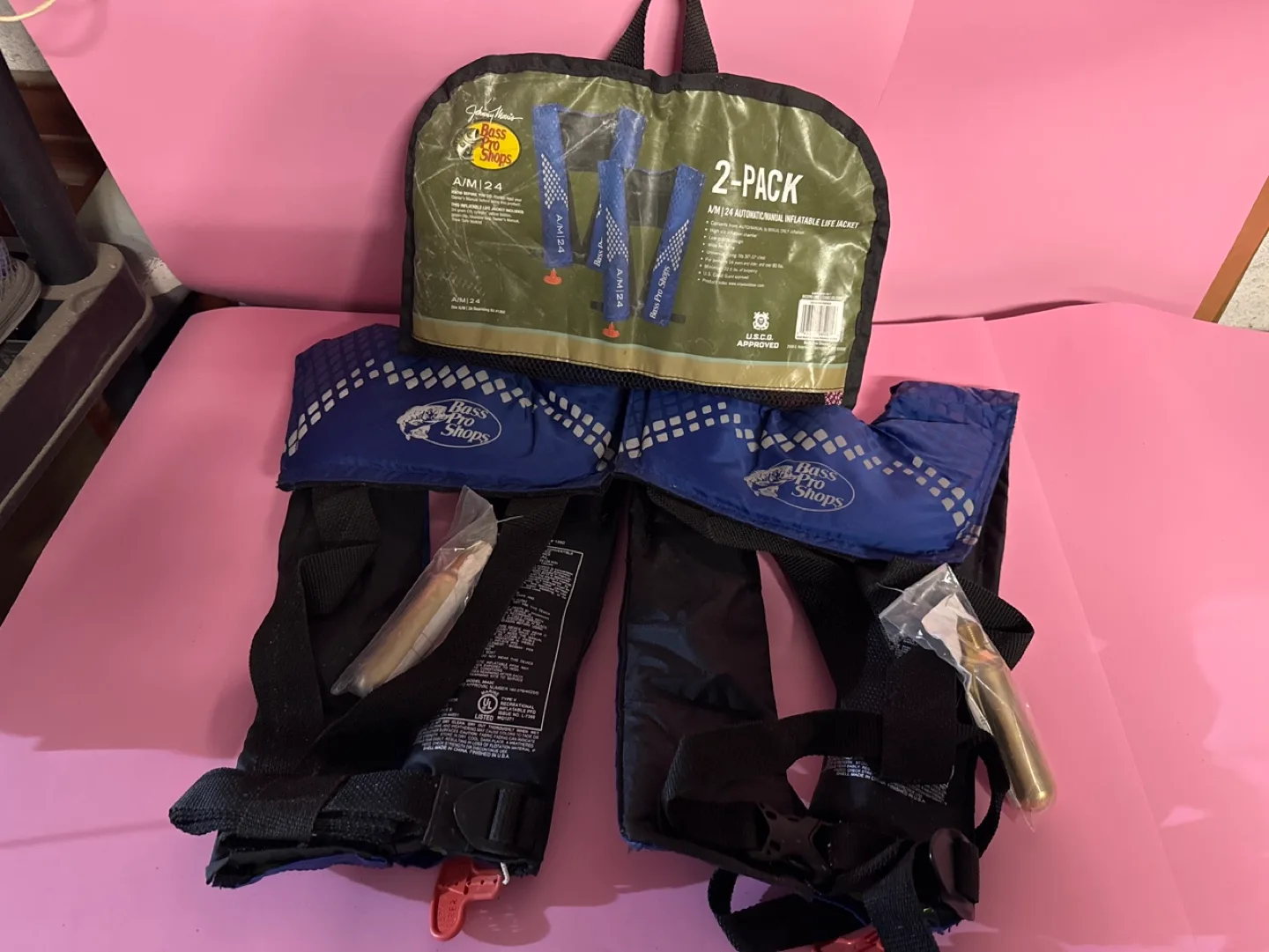 Bass Pro Shops 2-Pack Inflatable Life Jackets - A/M 124 image indicator(4)