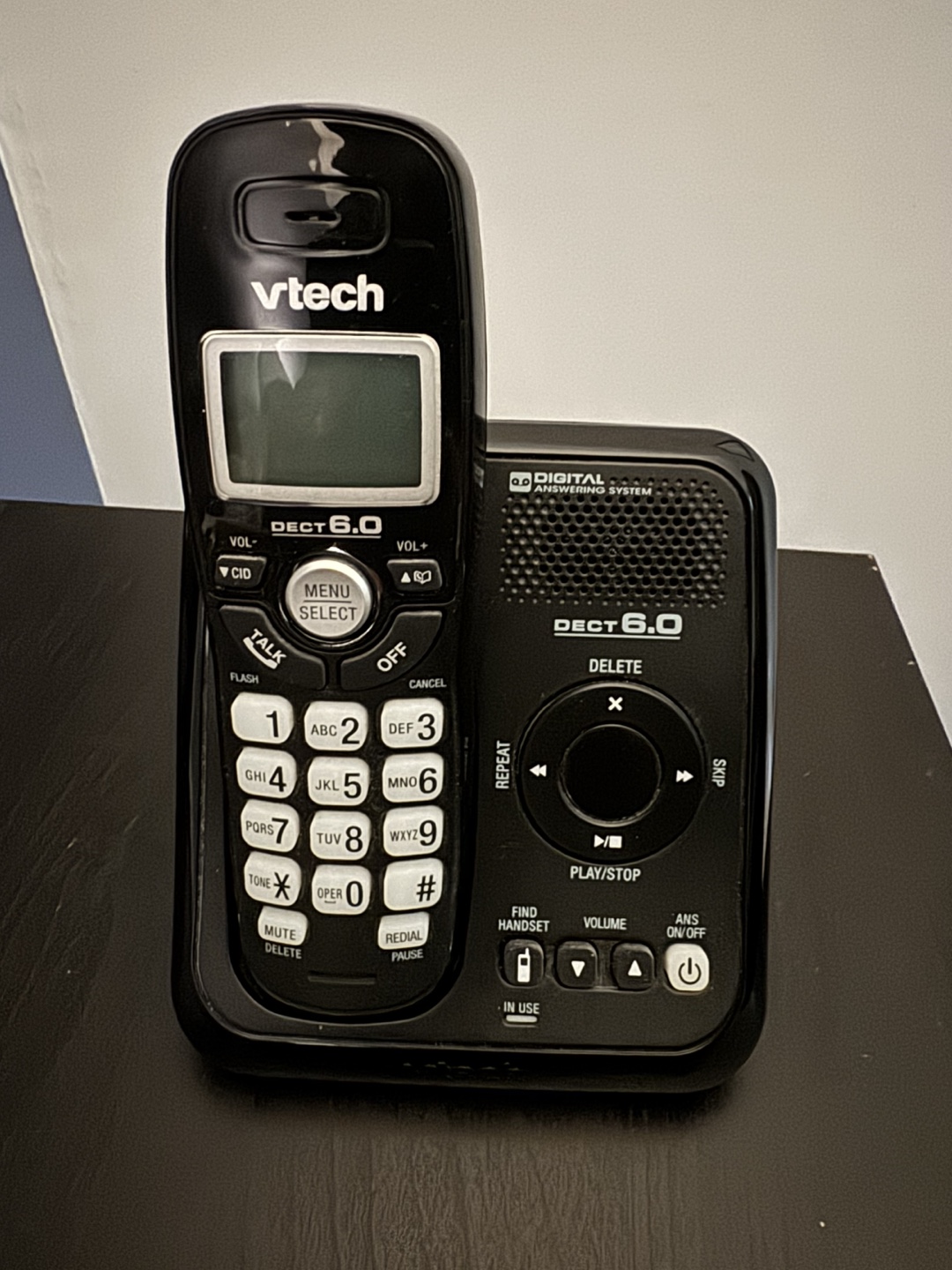 VTech DECT 6.0 Digital Answering System Corded/Cordless Phone - photo 2