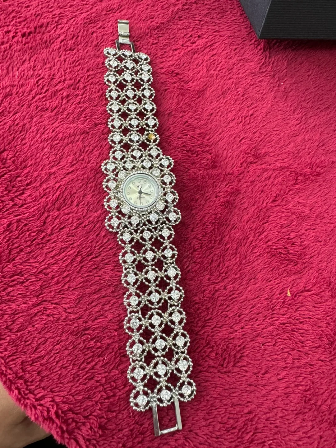 Rhinestone Bracelet Watch image indicator(2)