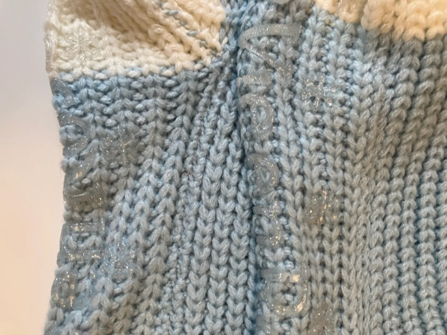 La Vie En Rose - New Light Blue Knit Socks image indicator(3)