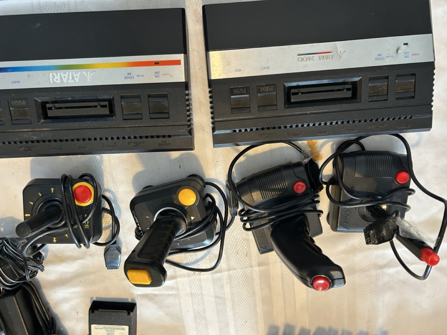 2-Vintage Atari 2600 & 50+ Games Bundle - photo 2