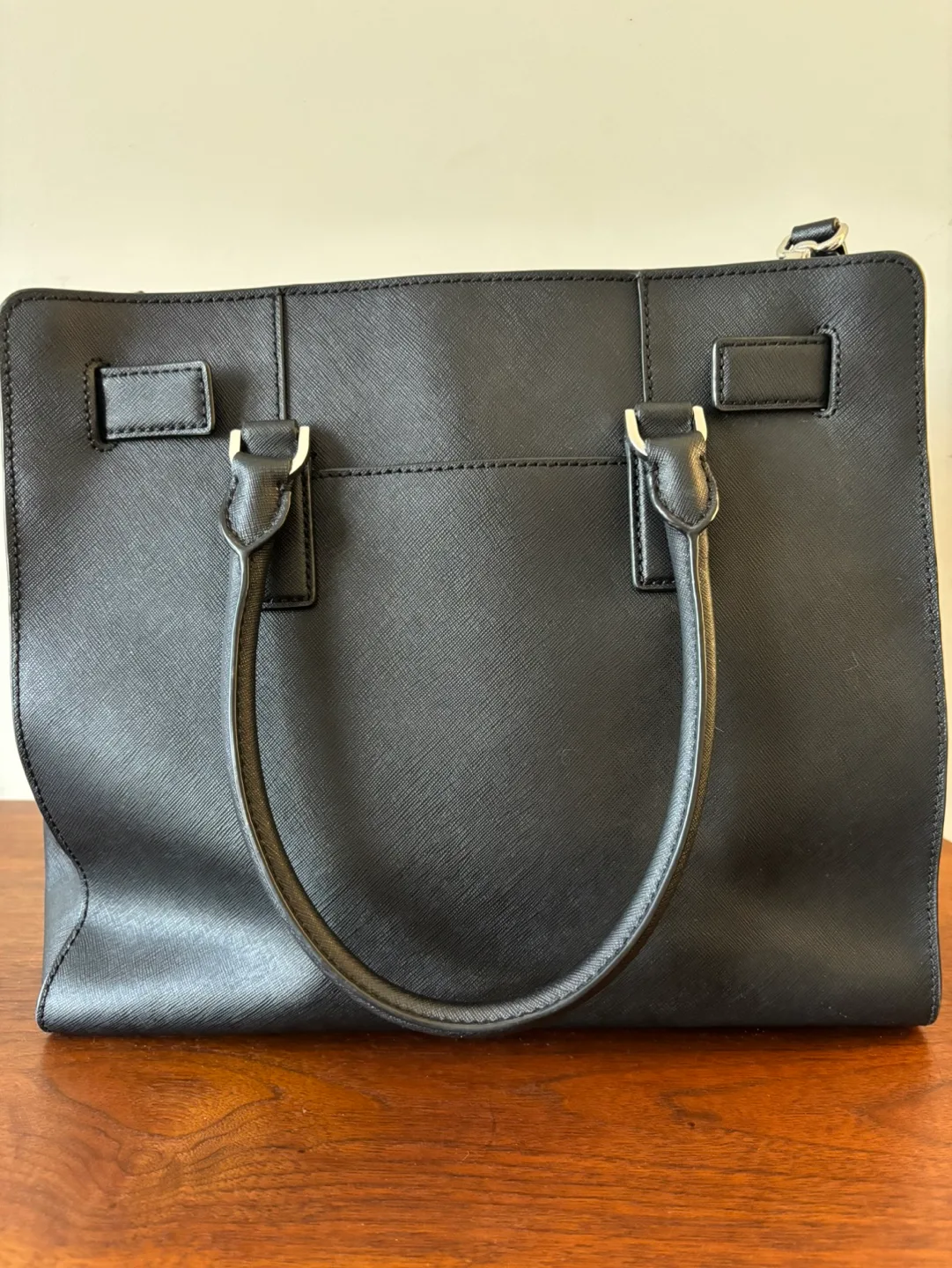 Michael Kors Saffiano Leather hand/side cross bag image indicator(6)