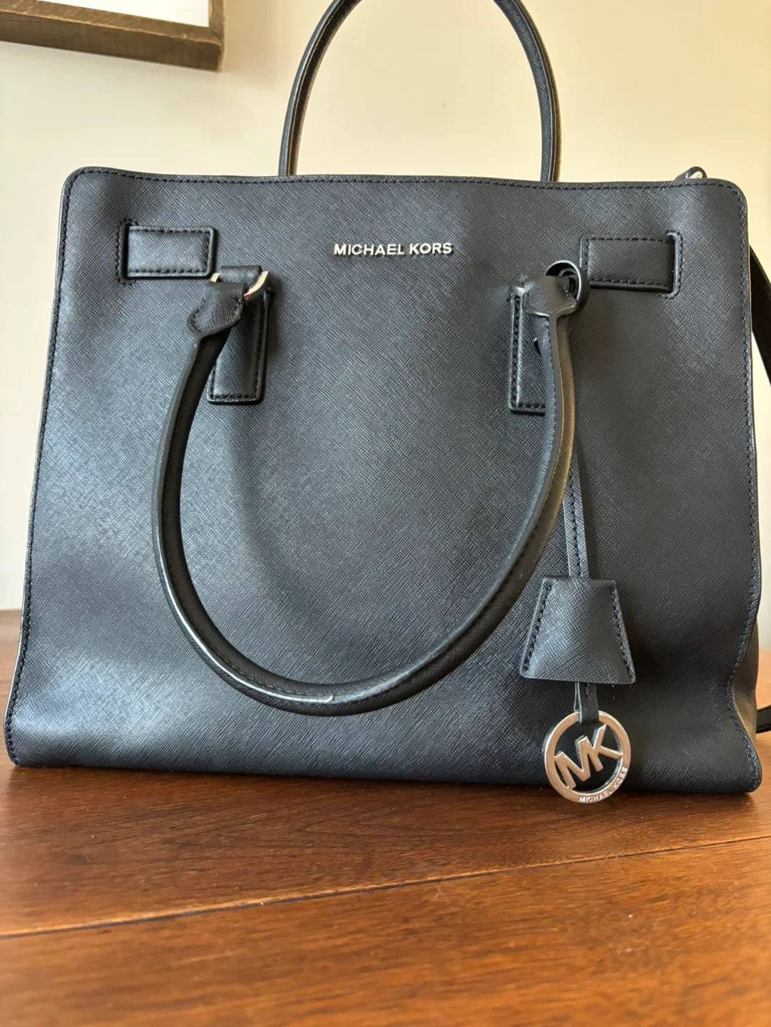 Michael Kors Saffiano Leather hand/side cross bag image indicator(2)