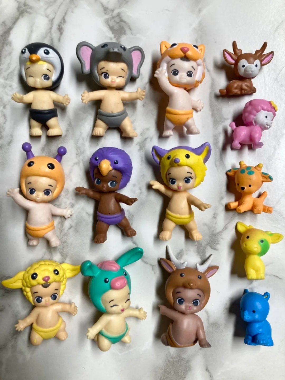 Lots of Twosies dolls and pets ($10 each lot) image indicator(4)