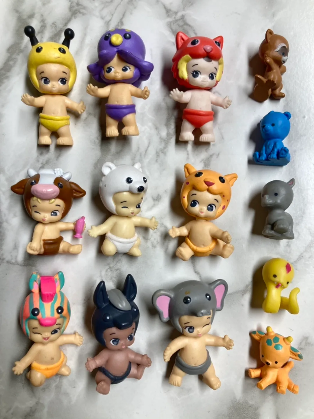 Lots of Twosies dolls and pets ($10 each lot) image indicator(3)