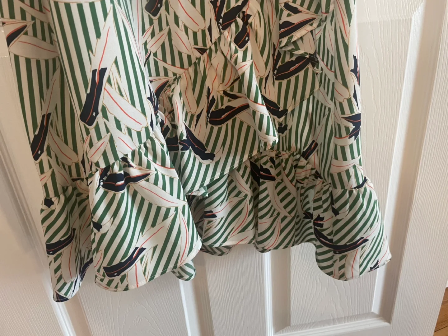 Green and White Striped Dress with Leaf Print image indicator(5)