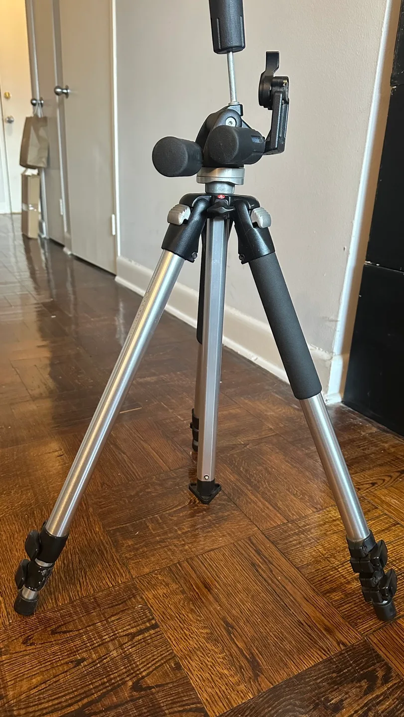 Manfrotto Tripod - Lightweight and Portable image indicator(2)