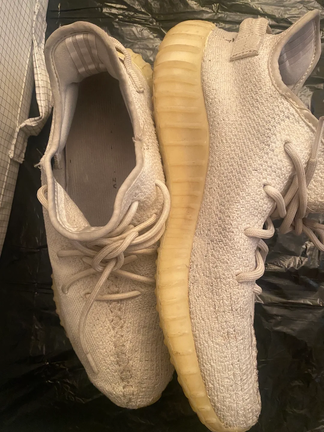 Adidas Yeezy Boost 350 V2 Cream White size11.5 image indicator(4)