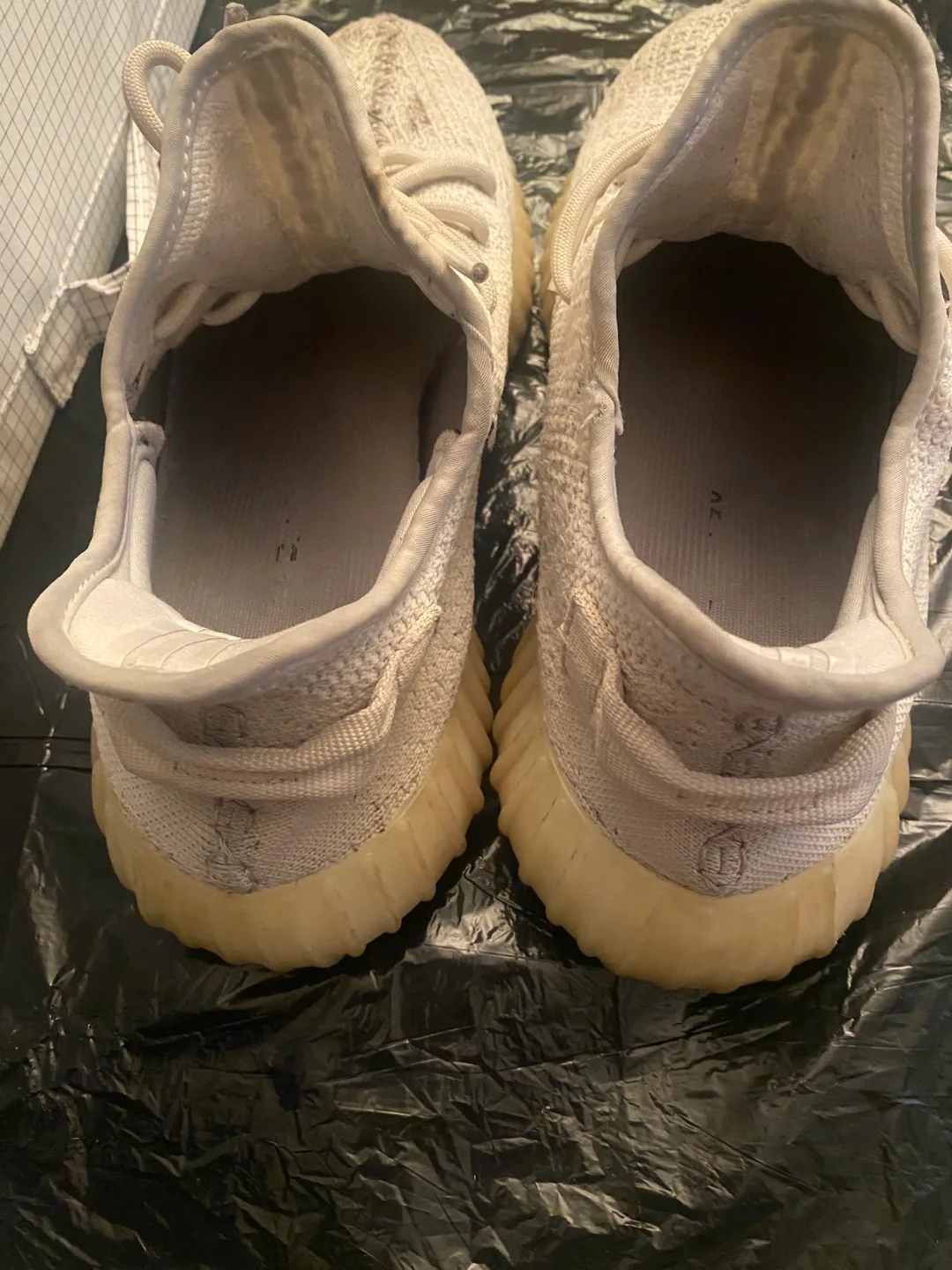 Adidas Yeezy Boost 350 V2 Cream White size11.5 image indicator(3)
