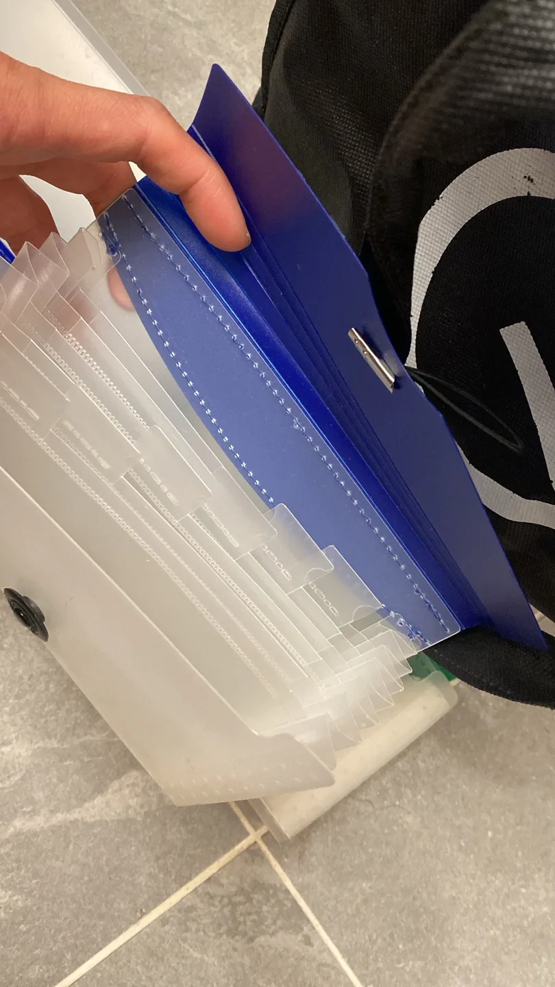 5 Hilroy Expanding File Portfolio,phone holder image indicator(4)