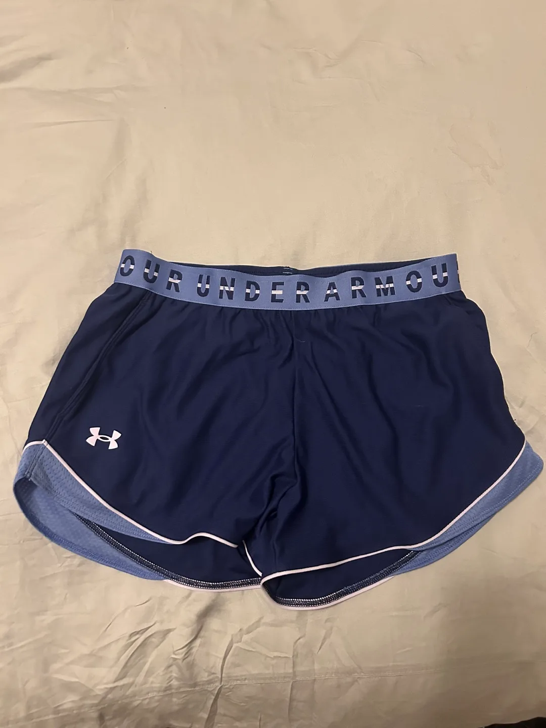 Under Armour Women's Loose Fit Shorts Size Small thumbnail