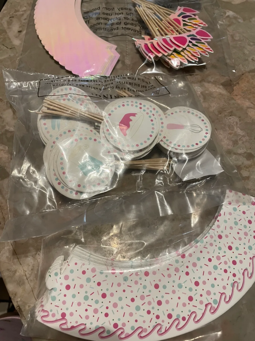 Cupcake wrappers and Toppers image indicator(3)