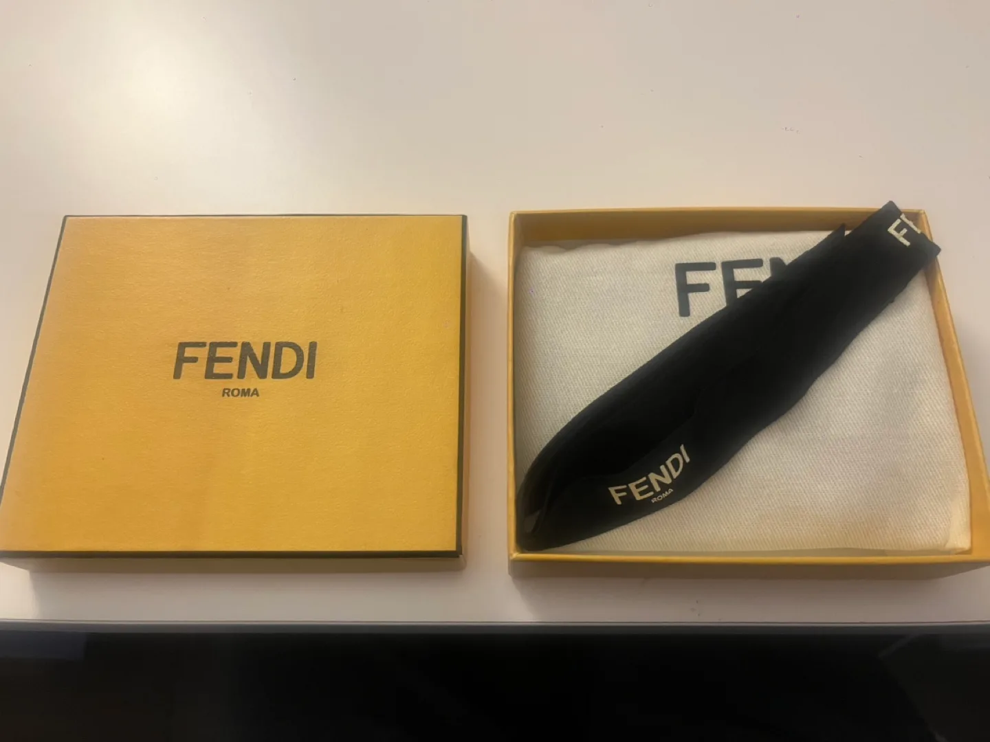 Fendi Roma Black Leather Money Clip Wallet image indicator(3)