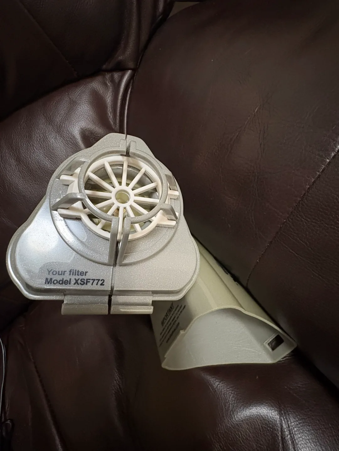 Shark Handheld Vacuum Cleaner with charger image indicator(2)