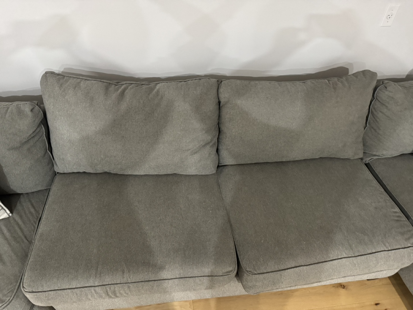 Daine Gray Sectional Sofa - photo 2