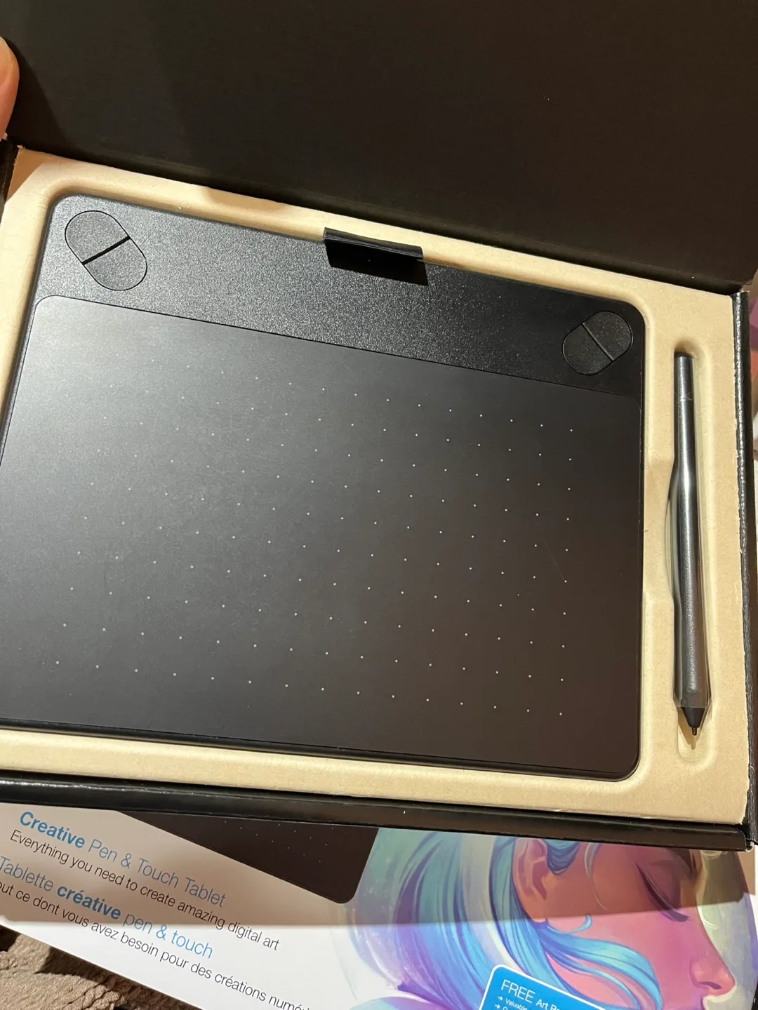 Wacom Intuos Art Creative Pen & Touch Tablet image indicator(2)