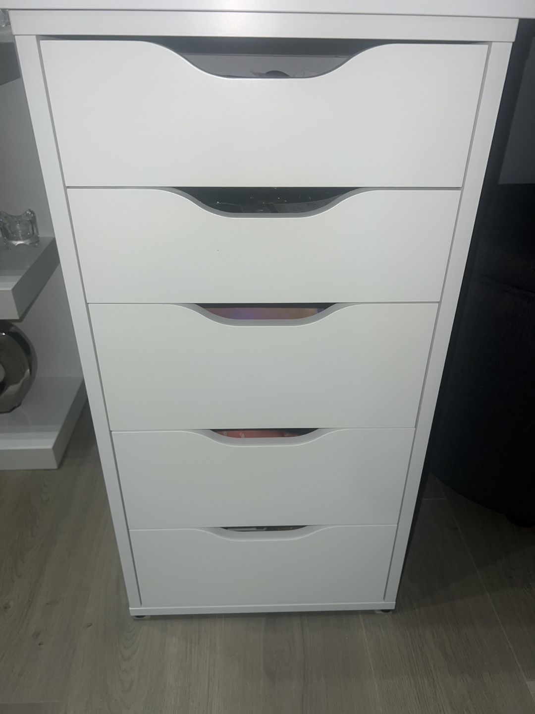 White 5-Drawer Dresser