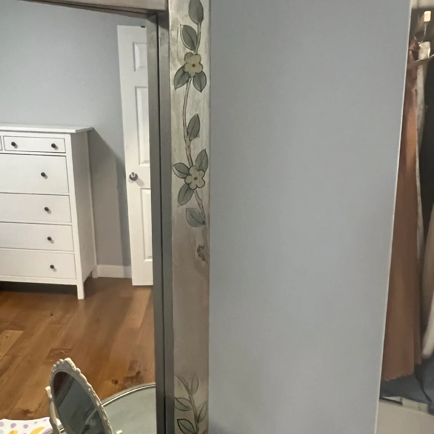 Vintage Vanity Set with Mirror image indicator(9)