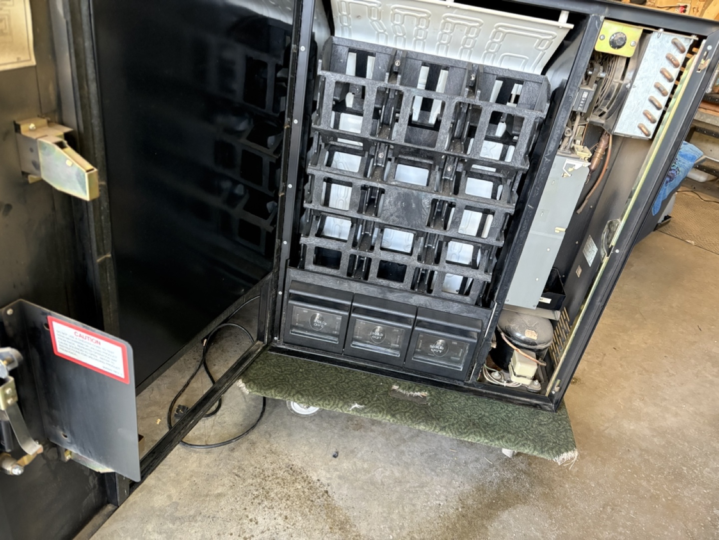 Vending Machine - photo 3