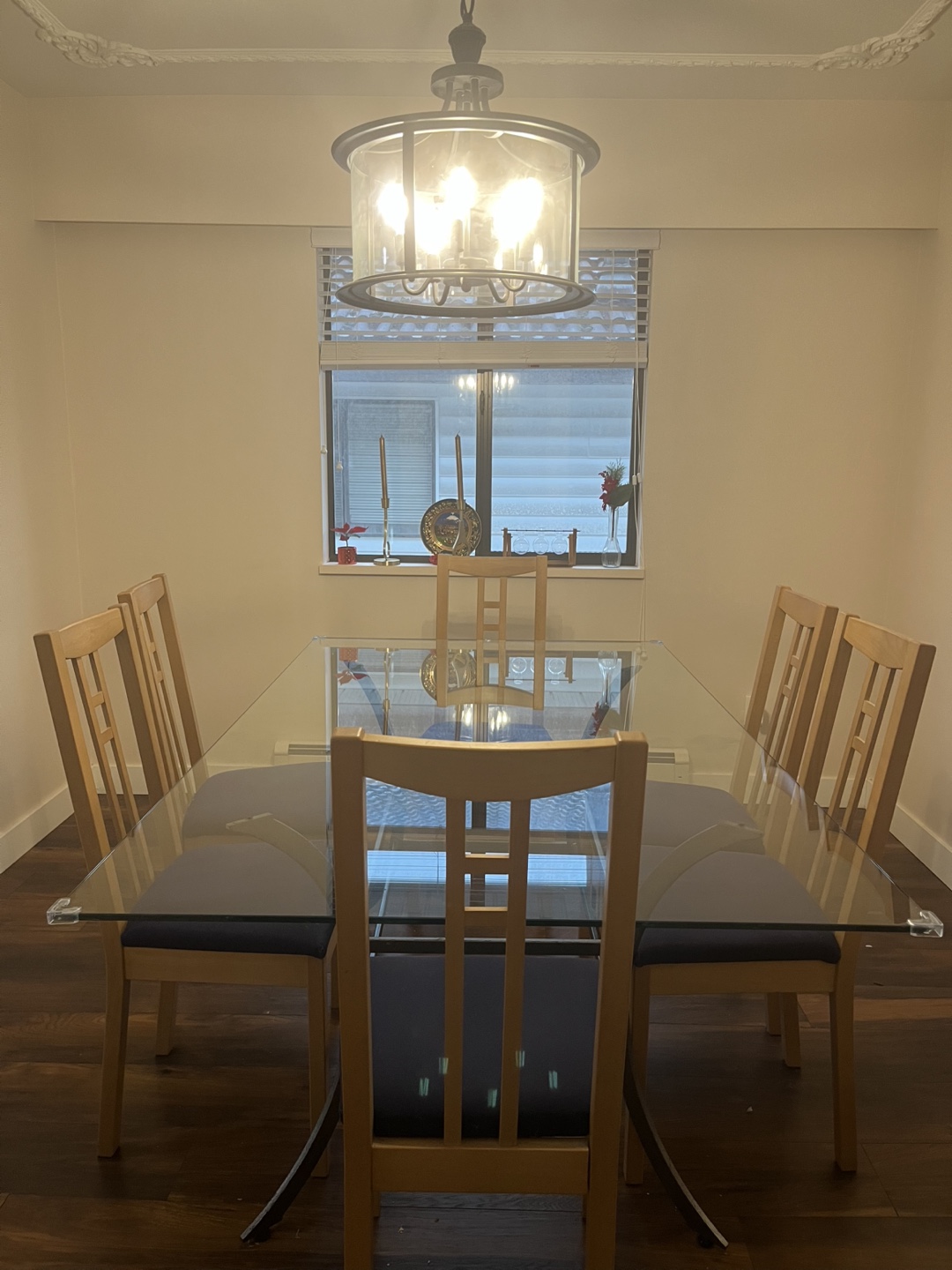 6 chairs great condition (pick up by Jan 30)