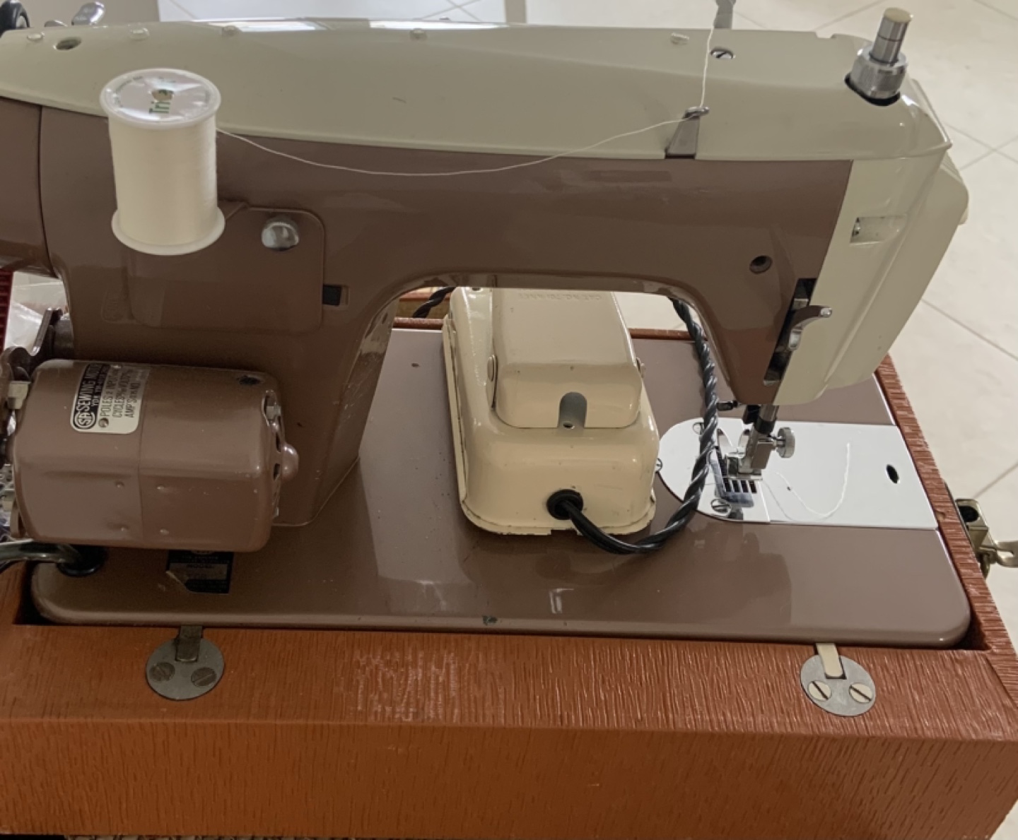 Vintage Piedmont Sewing Machine - photo 3