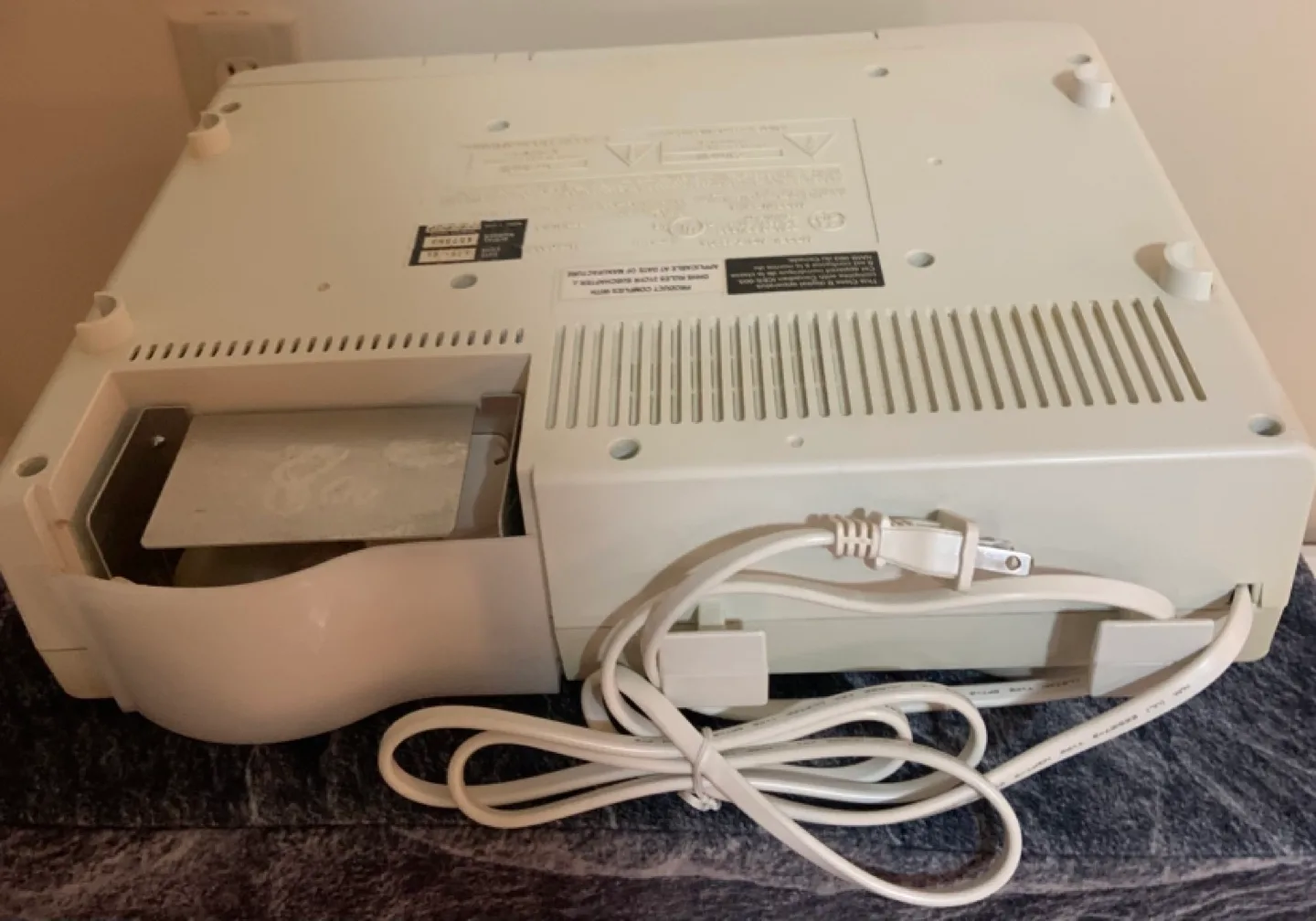 Vintage GE Spacemaker CD Player & Radio image indicator(4)