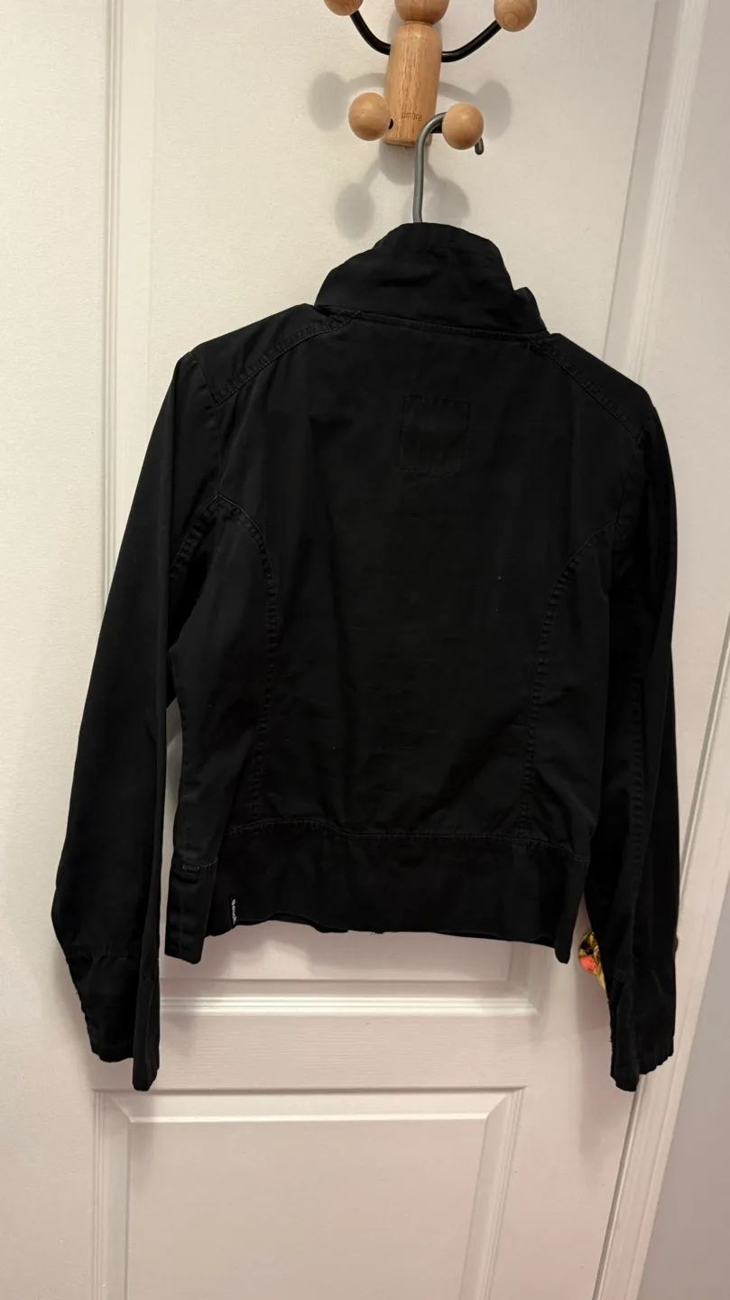 Bench Black Jacket image indicator(3)