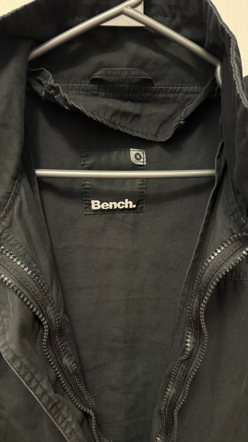 Bench Black Jacket image indicator(4)
