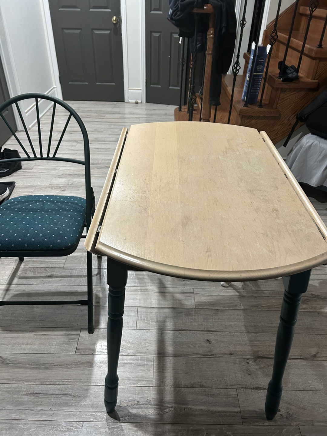 Round Drop-Leaf Table with Teal Legs and foldable chair - photo 3