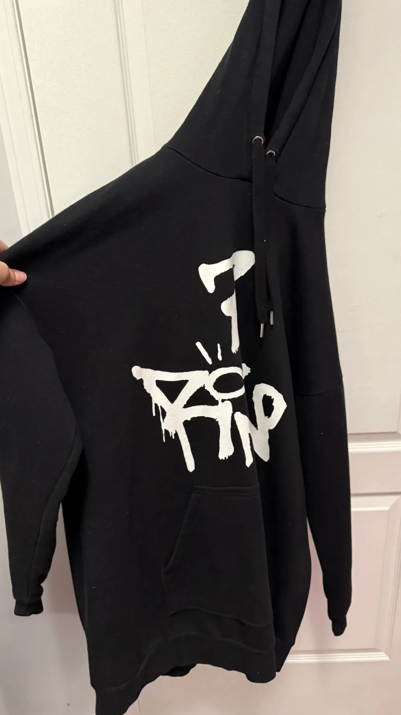 Ariana Grande 7 Rings Hoodie image indicator(2)