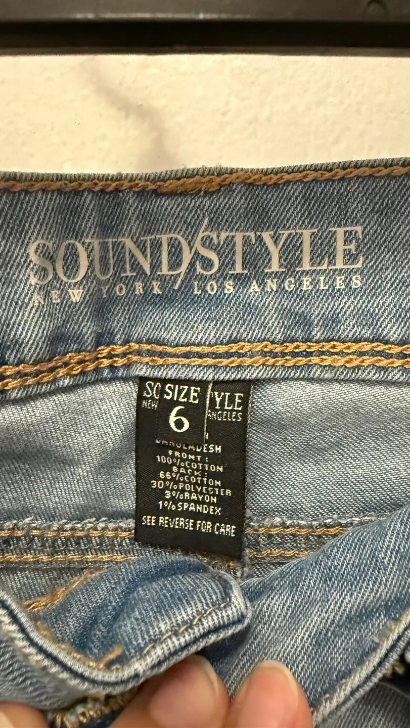 SoundStyle Boyfriend Jeans image indicator(2)