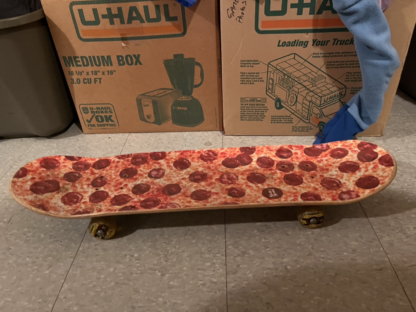 skateboard, pizza design