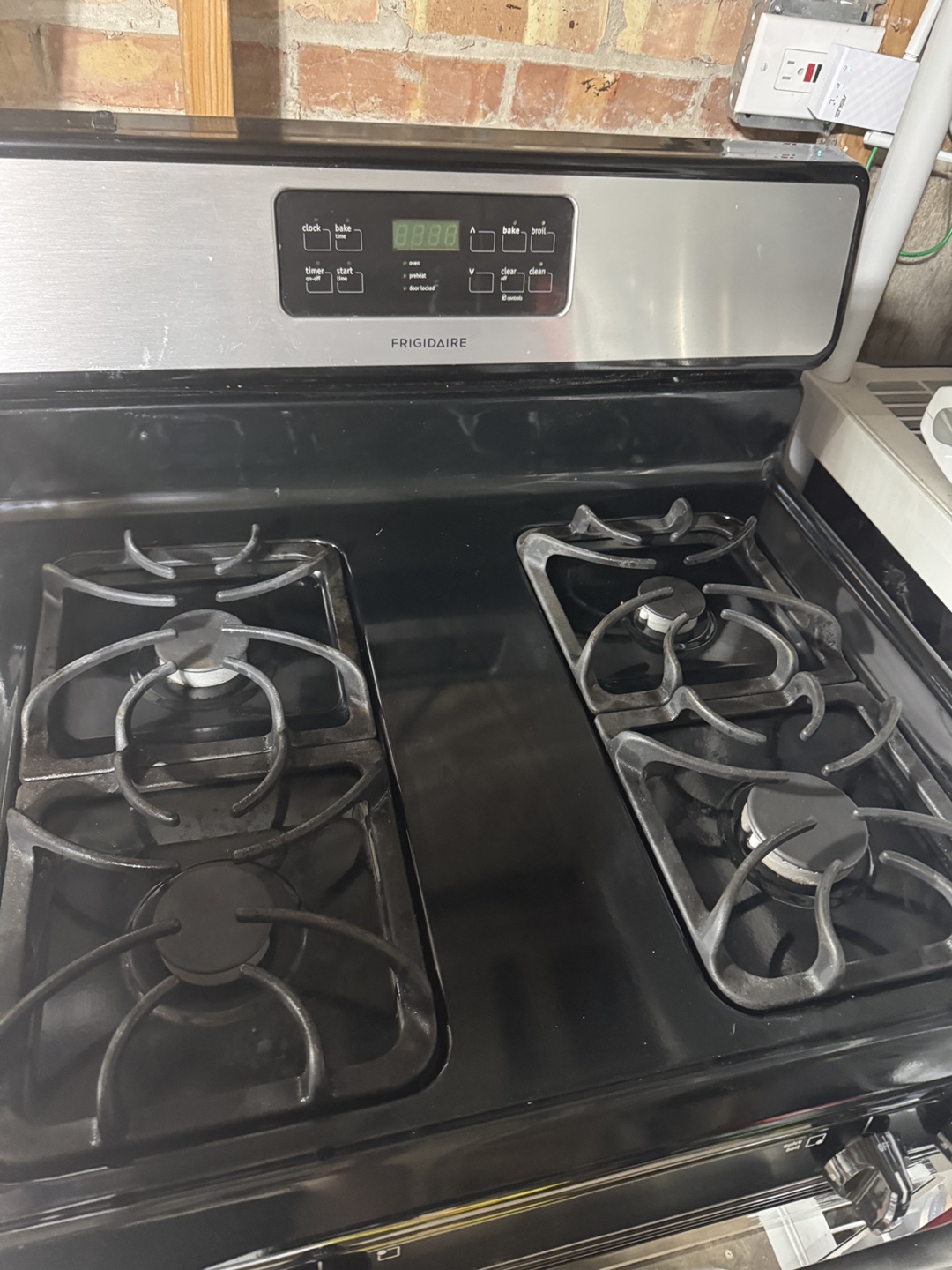 Frigidaire Gas Range - Stainless Steel - photo 3