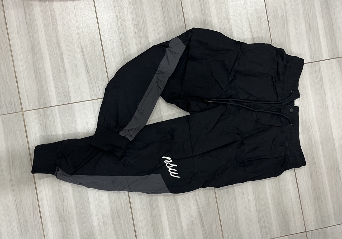Men's Black Joggers - Size L Nike or gxg