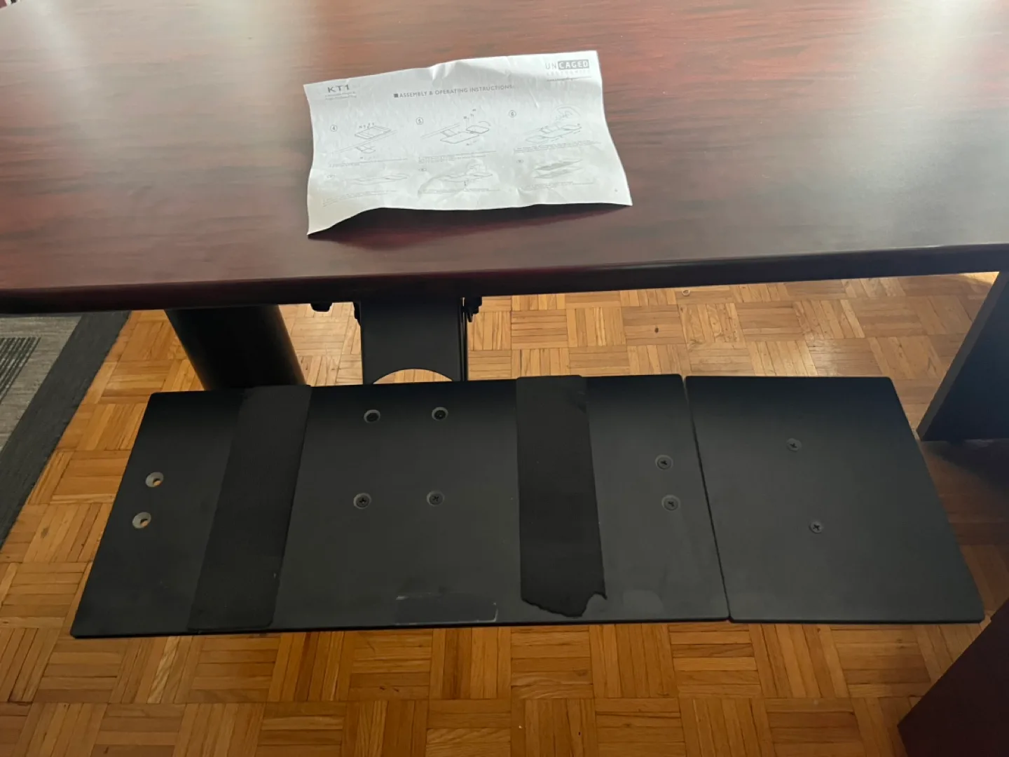 Desk with add on keyboard tray (B) image indicator(4)