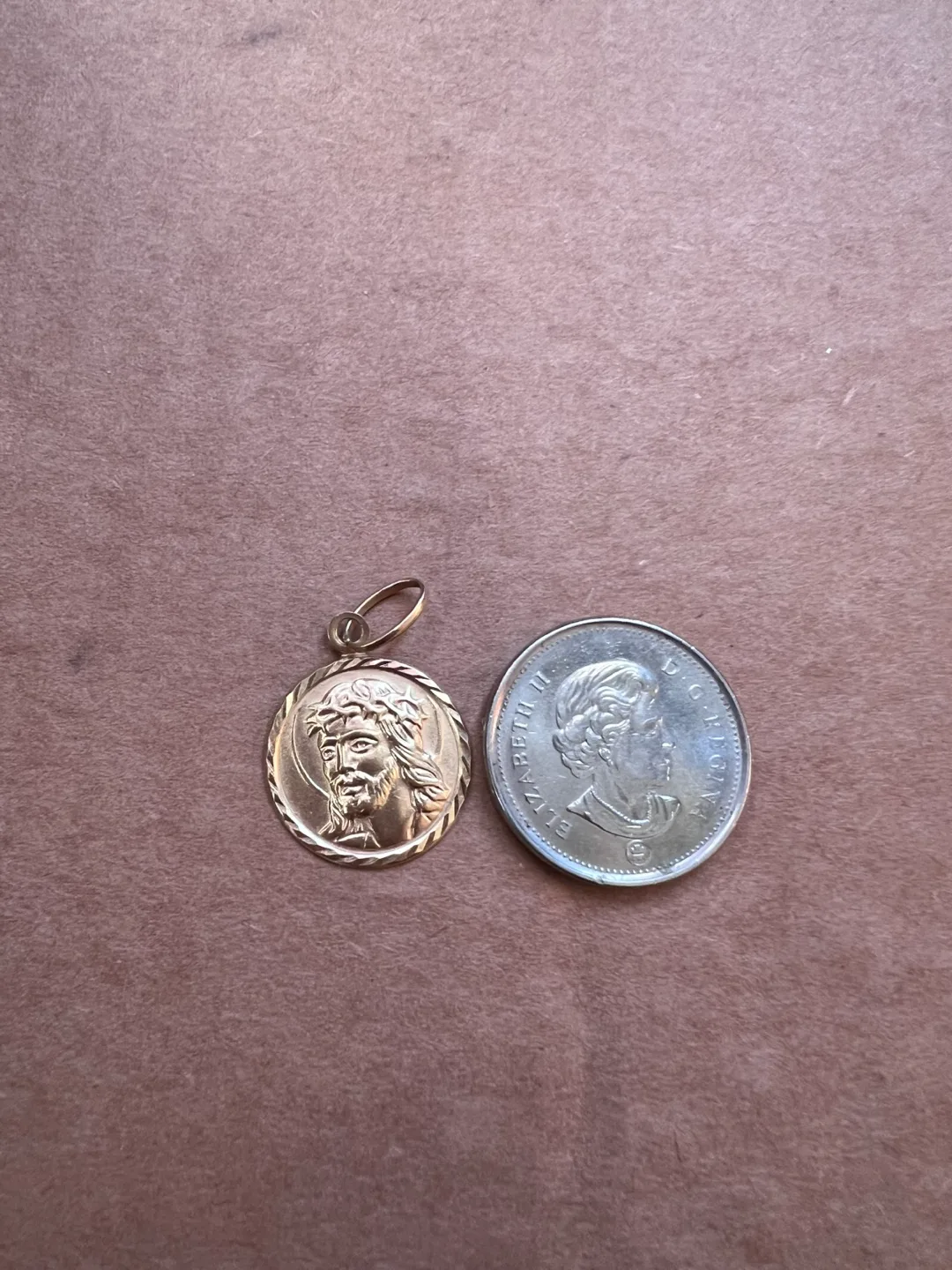 18k GoldJesus Medallion Pendant image indicator(2)