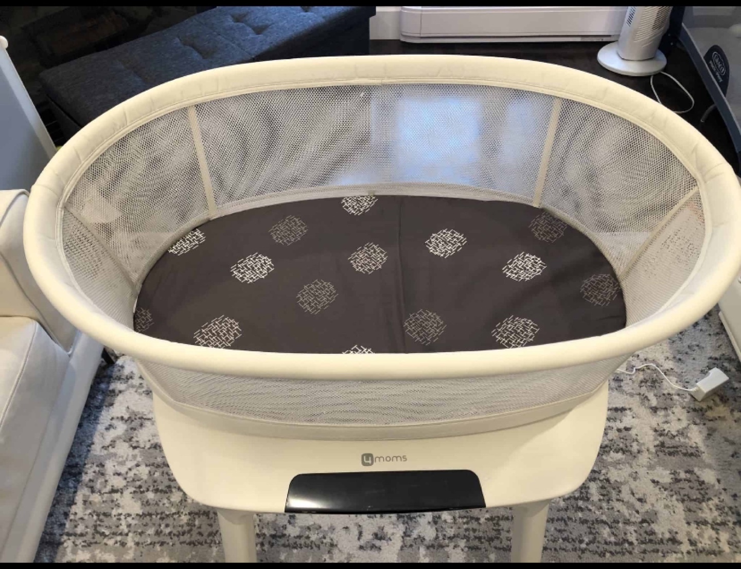 4Moms Mamaroo Bassinet – Barely Used – $100 - photo 2
