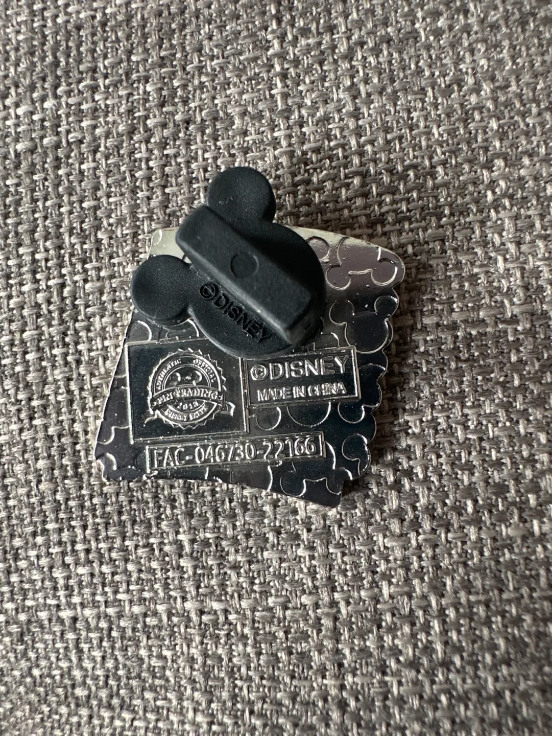 Disney Trading Pin - Alice in Wonderland - Yellow Notebook image indicator(2)