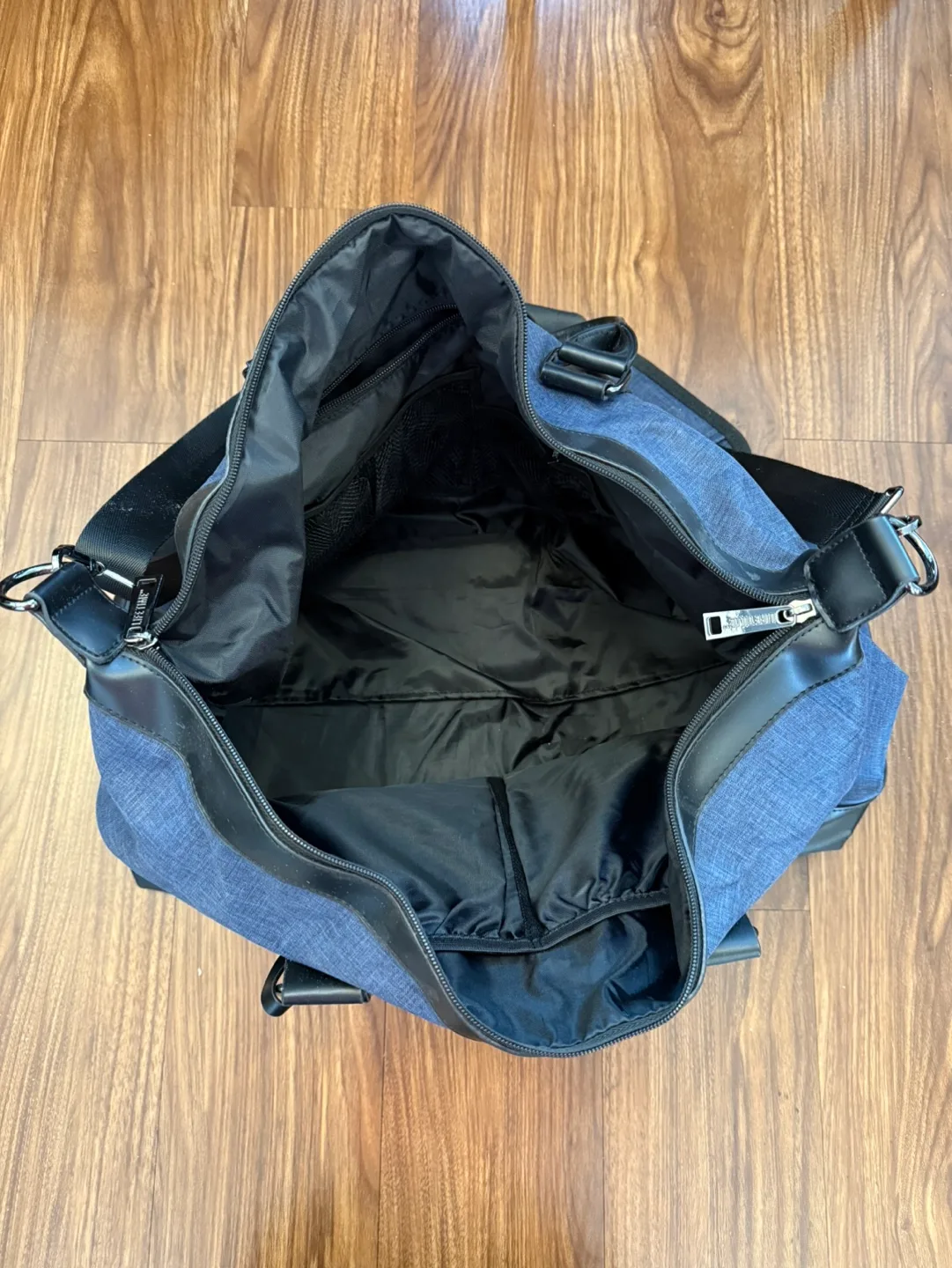 Blue Duffle Bag image indicator(3)