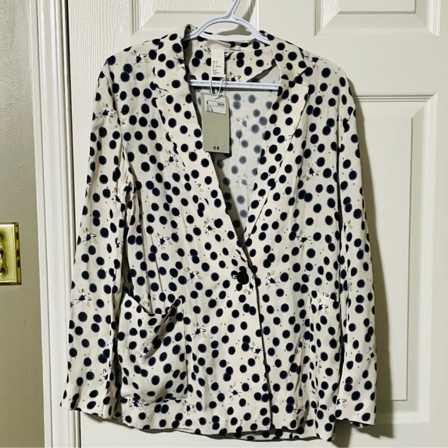 ANNA GLOVER × H&M. Blazer and Paper bag Shorts image indicator(6)