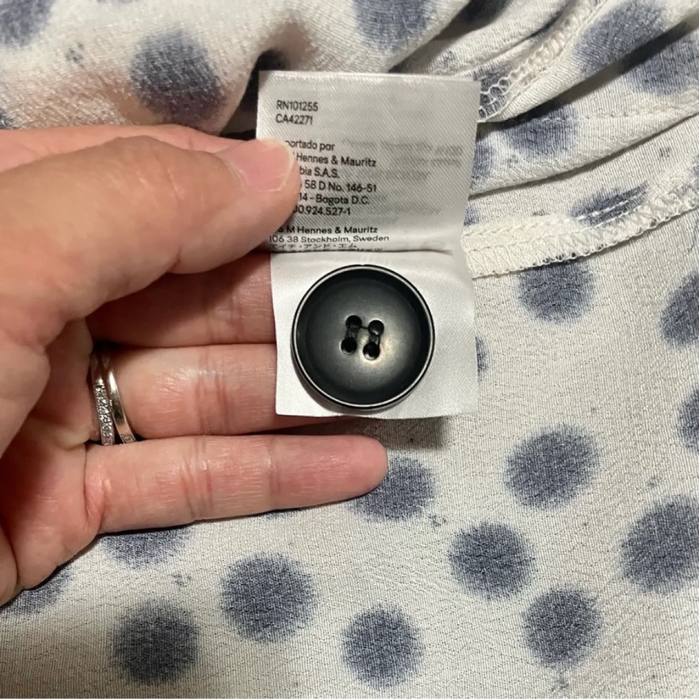 ANNA GLOVER × H&M. Blazer and Paper bag Shorts image indicator(9)