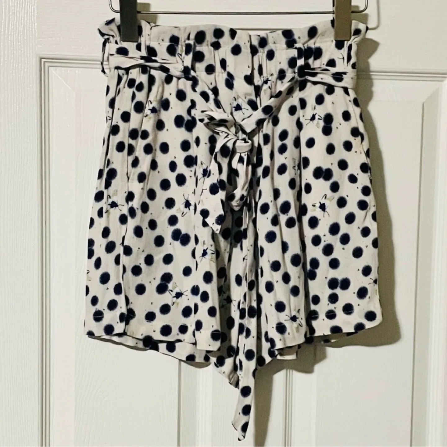 ANNA GLOVER × H&M. Blazer and Paper bag Shorts image indicator(10)