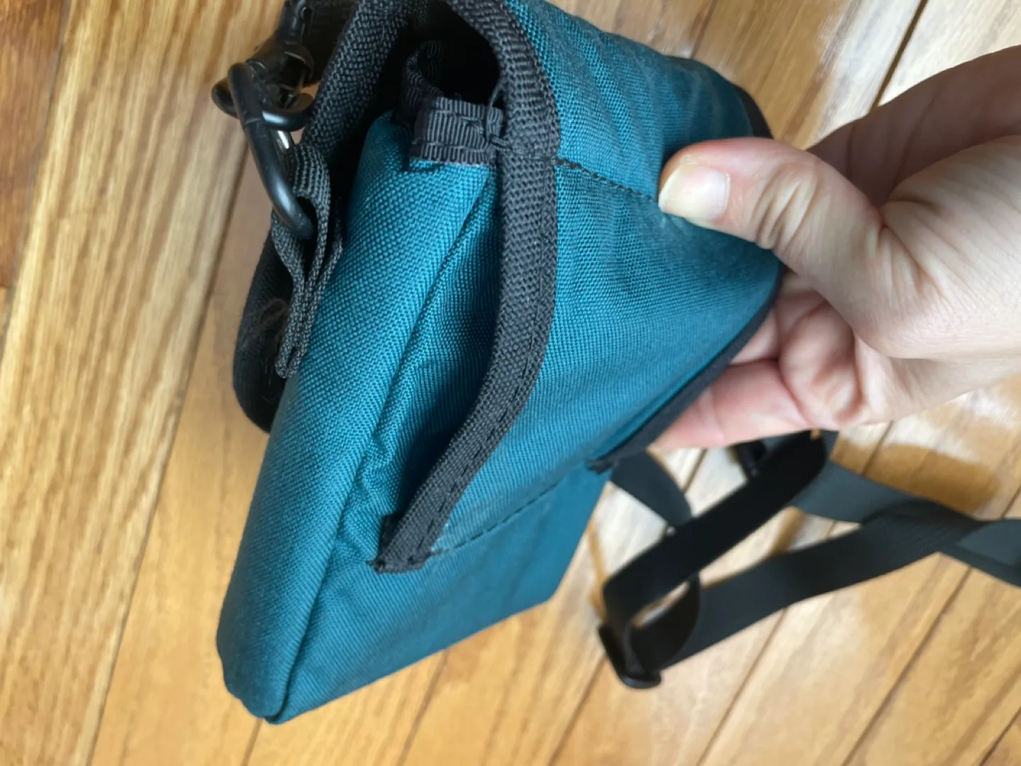 Eagle Creek Crossbody Bag - Teal or Black image indicator(3)